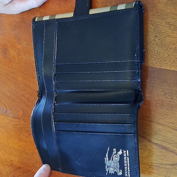 Burberry authentic Nova Check wallet - Picture 9 of 14